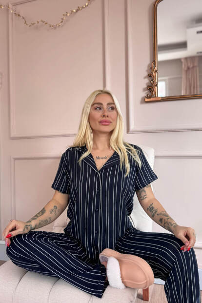 Lacivert Silhouette Desenli Bambu Önden Düğmeli Kısa Kol Pijama Takımı - Pijamaevi (1)