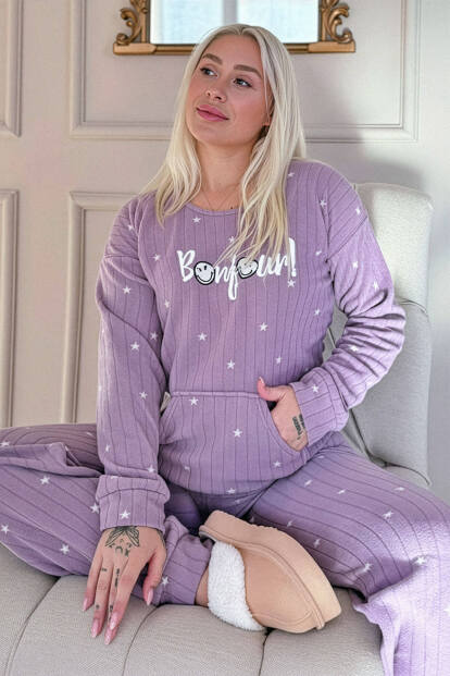Lila Bonjour Desenli Kanguru Cepli Peluş Polar Pijama Takımı - Pijamaevi