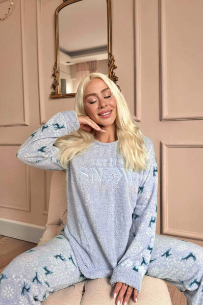 Mavi Let it Snow Desenli Kadın Peluş Pijama Takımı - Pijamaevi (1)