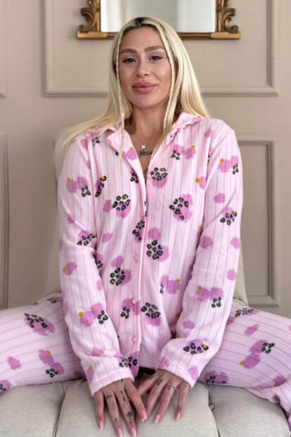 Pati Desenli Önden Düğmeli Peluş Polar Pijama Takımı - Pijamaevi