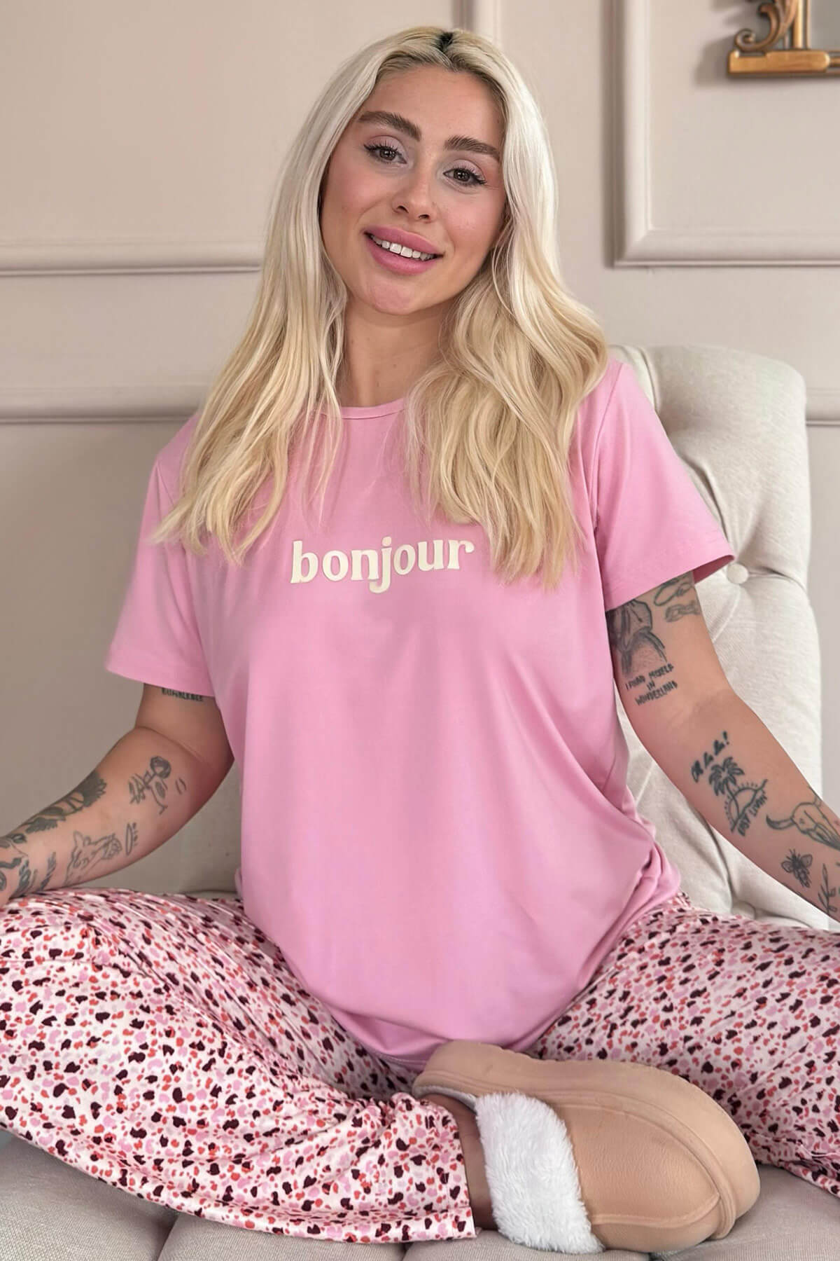 Pembe Bonjour Desenli Kısa Kollu Örme Kadın Pijama Takımı