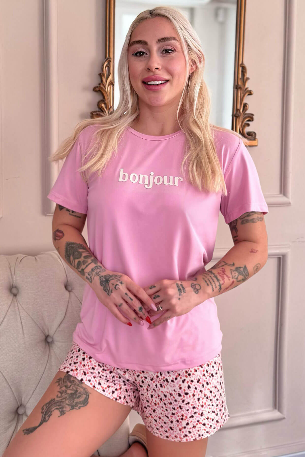 Pembe Bonjour Desenli Kısa Kollu Şortlu Örme Kadın Pijama Takımı