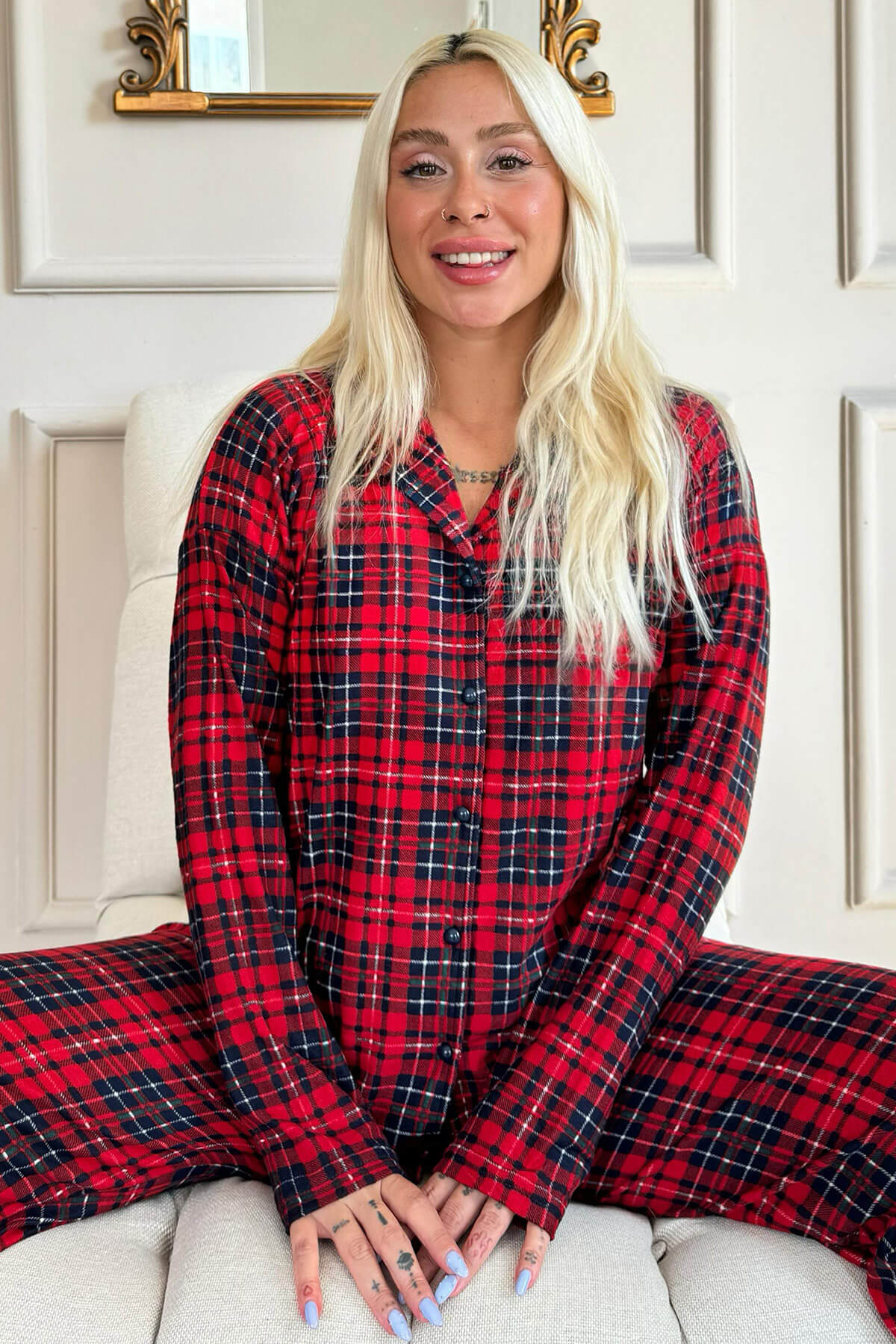 Piti Kareli Desenli Önden Düğmeli Uzun Kollu Kadife Pijama Takımı