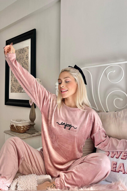 Pudra Enjoy Desenli Exclusive Kadife Kadın Pijama Takımı  - Pijamaevi (1)