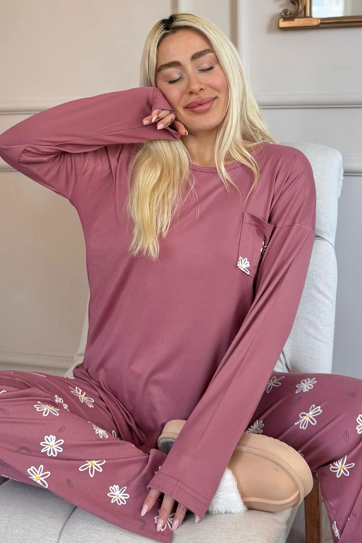 Pudra Papatya Desenli Bambu Uzun Kol Kadın Pijama Takımı