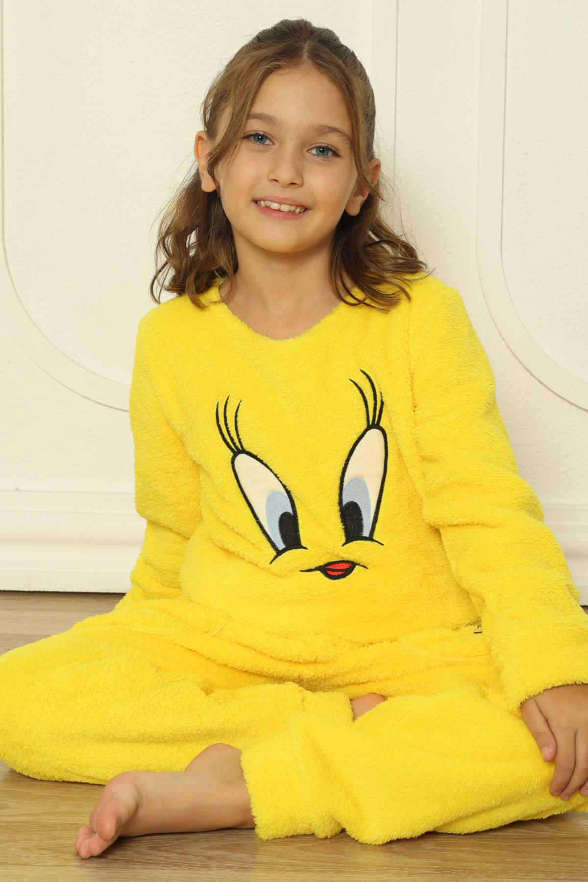 Sarı Kuş Desenli Tam Peluş Kız Çocuk Pijama Takımı