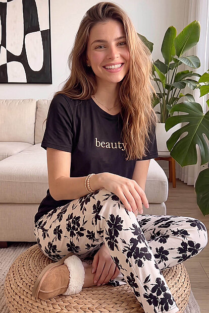 Siyah Beauty Desenli Kısa Kollu Örme Kadın Pijama Takımı - Pijamaevi
