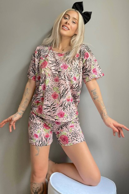Siyah Beyaz Gül Baskılı Şortlu Kadın Pijama Takımı - Pijamaevi