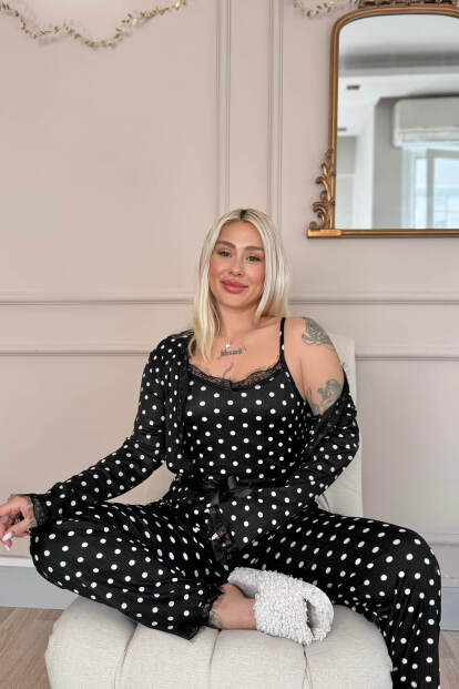 Siyah Beyaz Puantiye Desenli Sabahlıklı Pegasus Pijama Takımı - Pijamaevi (1)