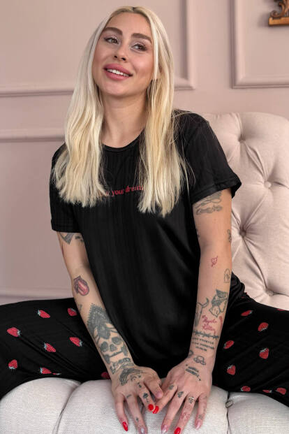 Siyah Dreams Desenli Kısa Kollu Marlenka Kadın Pijama Takımı - Pijamaevi