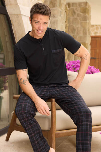 Siyah Ekose Patlı Cep Detaylı Kısa Kollu Erkek Pijama Takımı - Pijamaevi