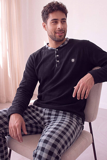 Siyah Gri Ekose Desenli Polar Erkek Pijama Takımı - Pijamaevi