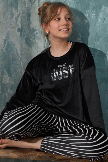 Siyah Just Desenli Exclusive Kadife Kız Çocuk Pijama Takımı  - Pijamaevi