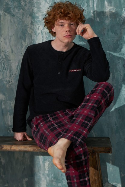 Siyah Kırmızı Perfect Desenli Polar Erkek Pijama Takımı - Pijamaevi