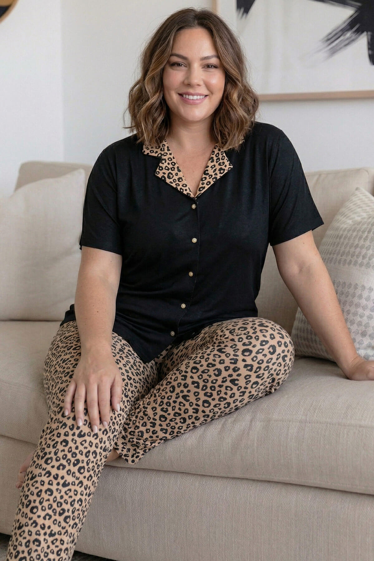 Siyah Leopar Desenli Büyük Beden Kısa Kollu Önden Düğmeli Bambu Kadın Pijama Takımı