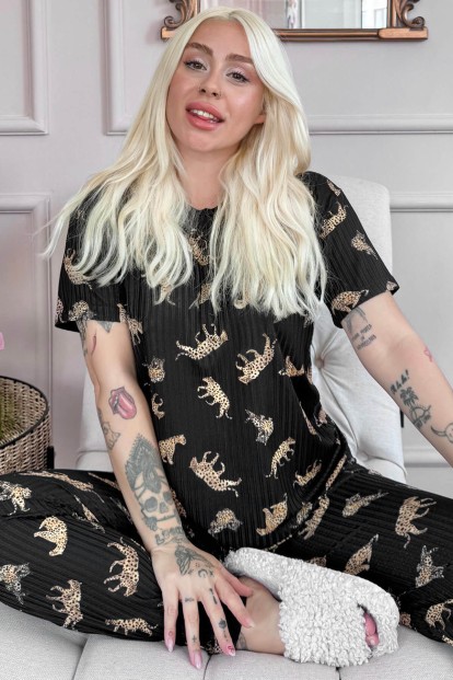 Siyah Leopar Desenli Kısa Kol Örme Zincir Kadın Pijama Takımı - Pijamaevi