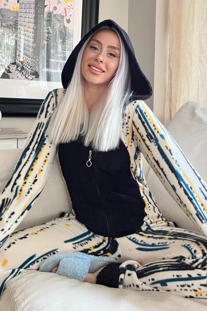 Siyah Line Desenli Kadın Polar Peluş Tulum Pijama - Pijamaevi