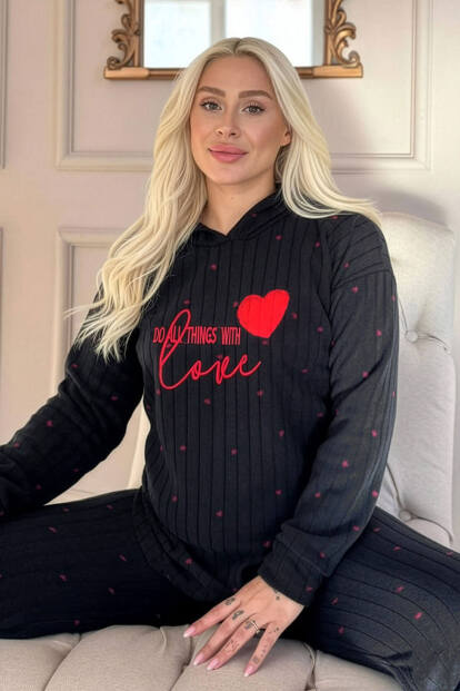 Siyah Love Desenli Kapşonlu Peluş Polar Pijama Takımı - Pijamaevi