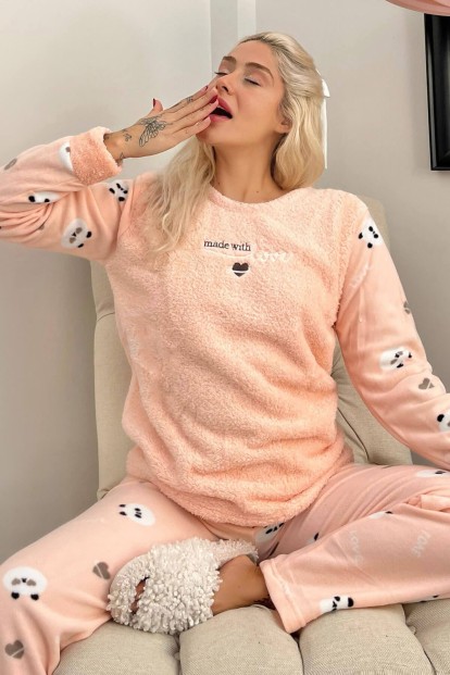 Somon Heart Love Desenli Kadın Peluş Pijama Takımı - Pijamaevi