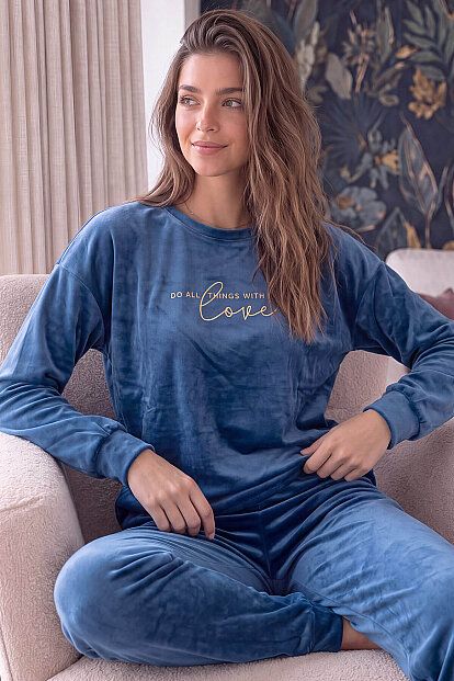 Toz Mavi Love Desenli Exclusive Kadife Kadın Pijama Takımı  - Pijamaevi