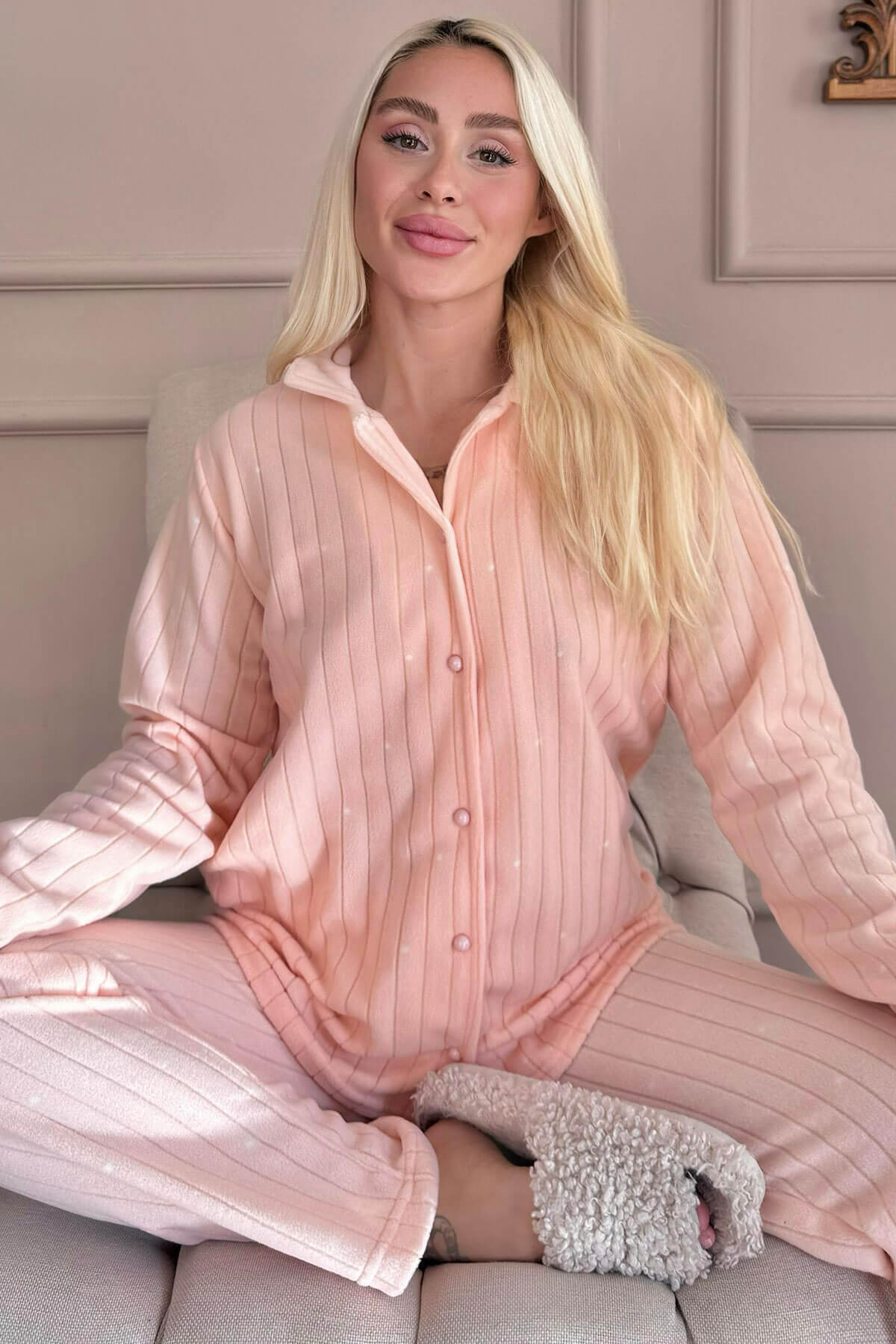 Turuncu Puan Desenli Önden Düğmeli Peluş Polar Pijama Takımı