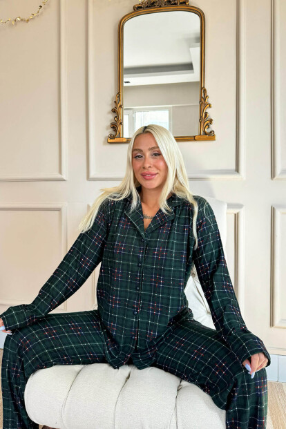 Yeşil Ekose Baskılı Önden Düğmeli Uzun Kollu Kadife Pijama Takımı - Pijamaevi (1)
