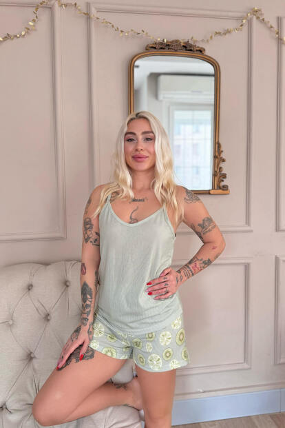 Yeşil Fresh Summer Desenli İp Askılı Şortlu Kadın Pijama Takımı - Pijamaevi (1)