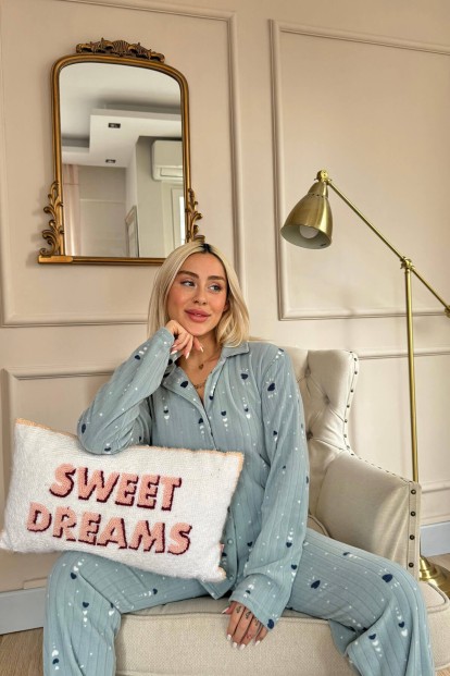 Yeşil Kalp Desenli Önden Düğmeli Peluş Polar Pijama Takımı - Pijamaevi (1)