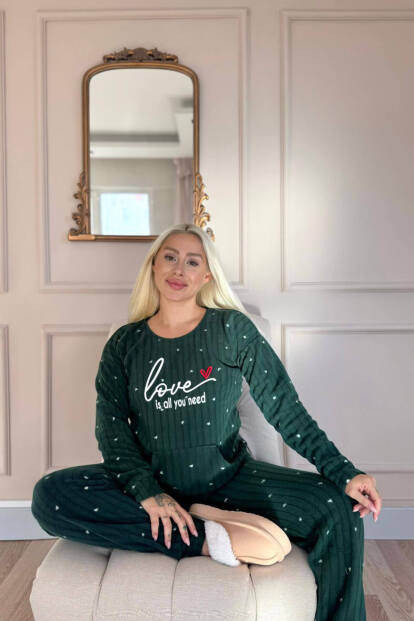 Yeşil Love Desenli Kanguru Cepli Peluş Polar Pijama Takımı - Pijamaevi (1)