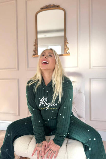 Yeşil Magic Desenli Kapşonlu Peluş Polar Pijama Takımı - Pijamaevi (1)