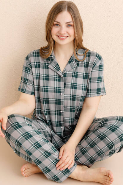 Yeşil Scottish Charm Desenli Bambu Önden Düğmeli Kısa Kol Büyük Beden Battal Pijama Takımı - Pijamaevi
