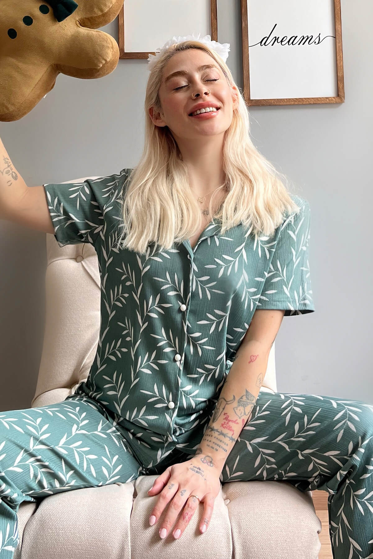 Yeşil Zeytin Dalı Desenli Örme Önden Düğmeli Kısa Kol Kadın Pijama